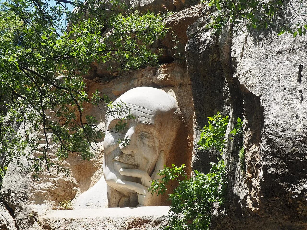 Mikha'il Na'ima