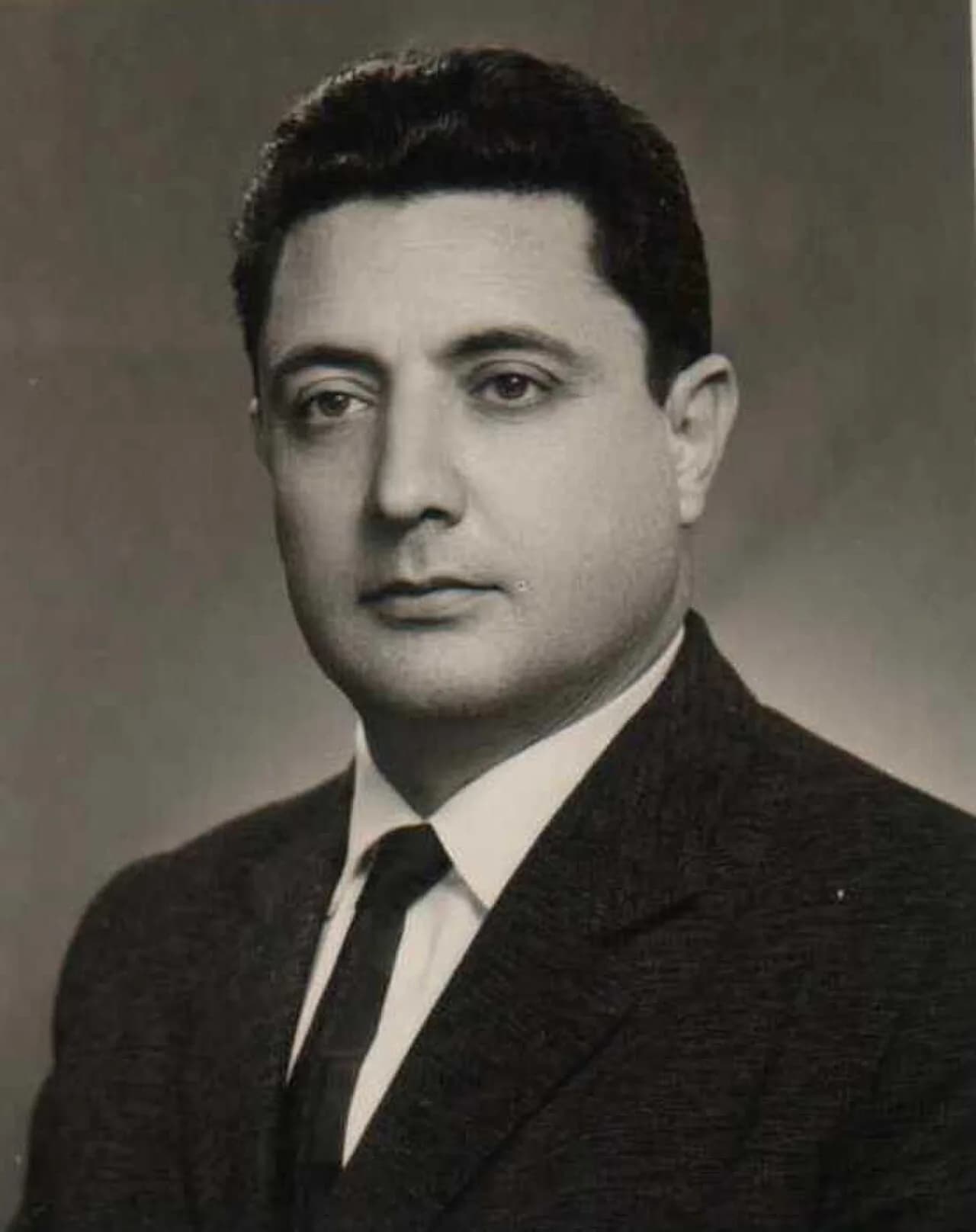 Avraham Tiar