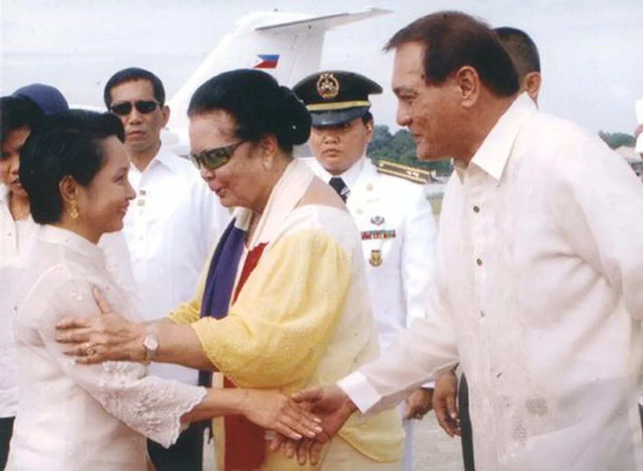 Maria Clara Lobregat
