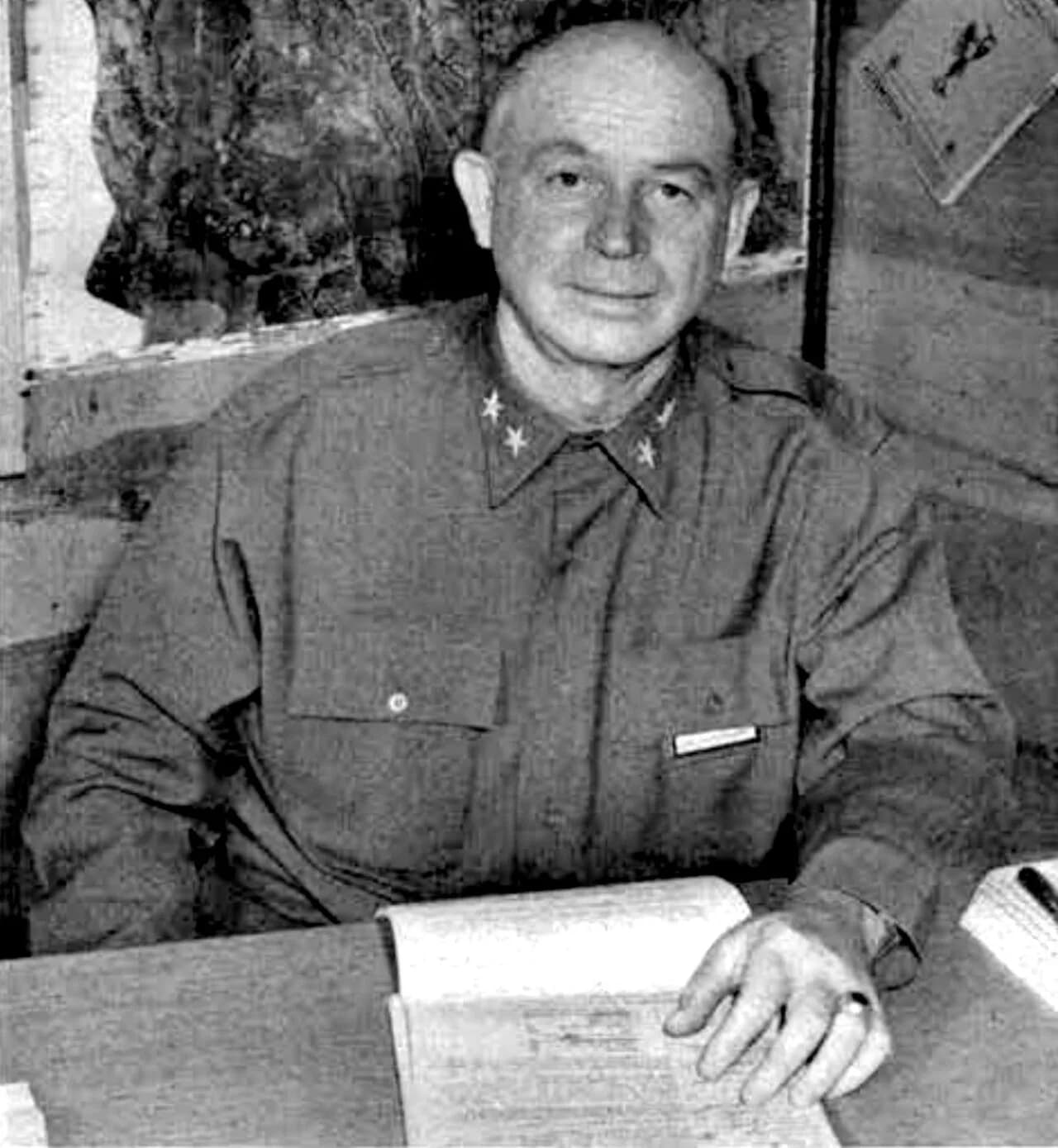 Robert L. Spragins