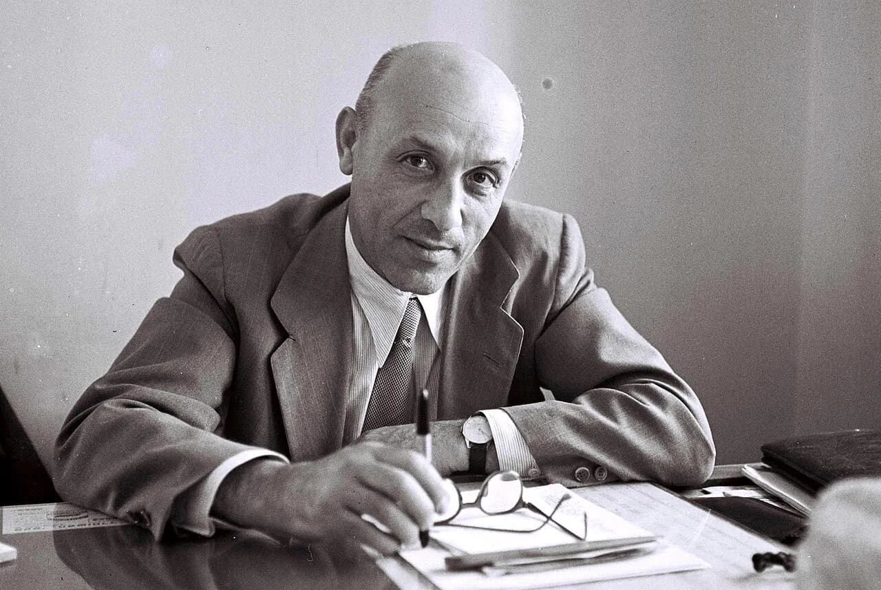 Mordechai Namir