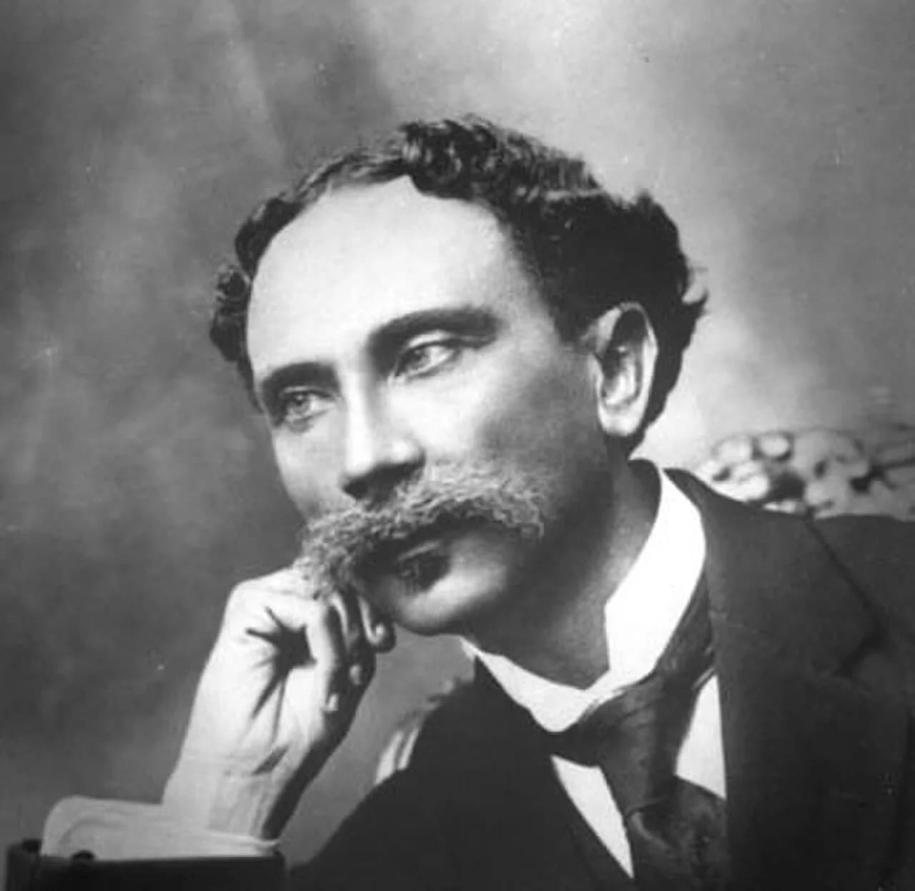 Etzer Vilaire