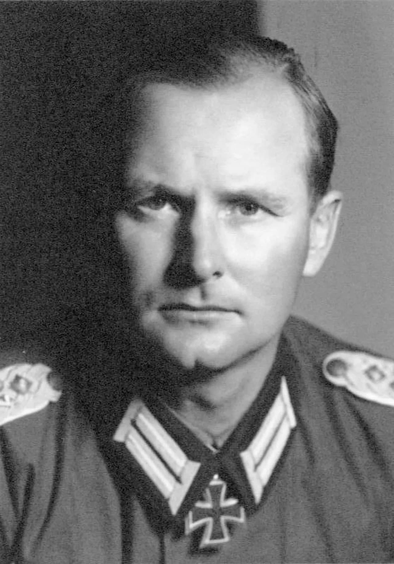 Gerhard Engel