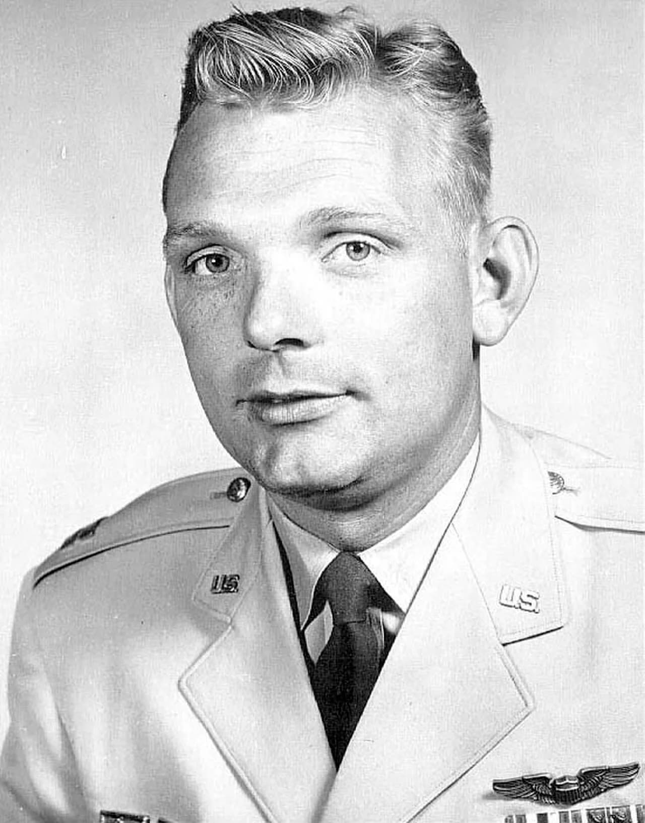 Iven Carl Kincheloe