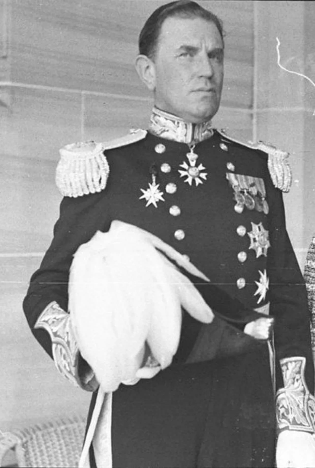 John-de-Vere Loder, 2. Baron Wakehurst