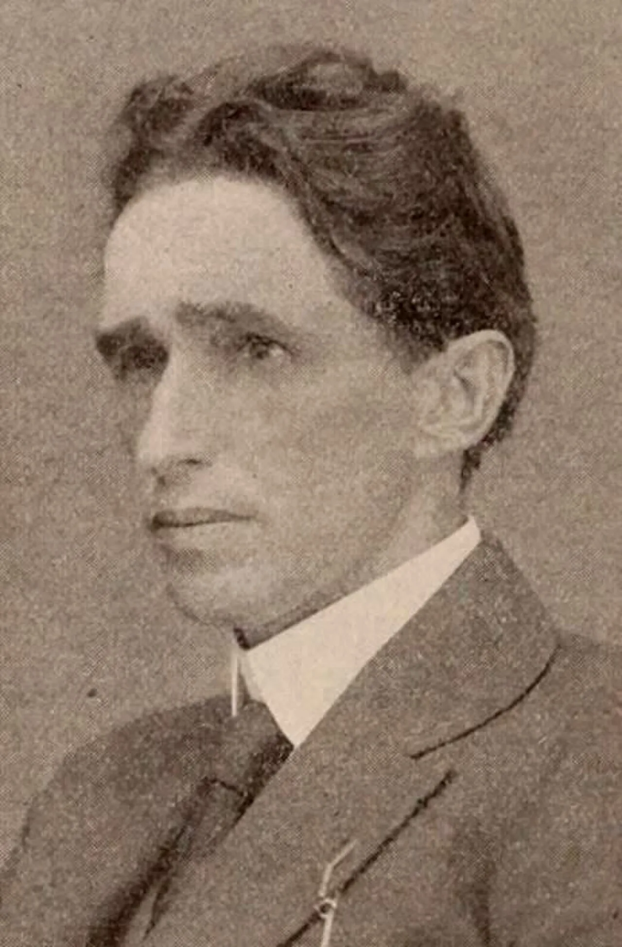 Kenean Buel