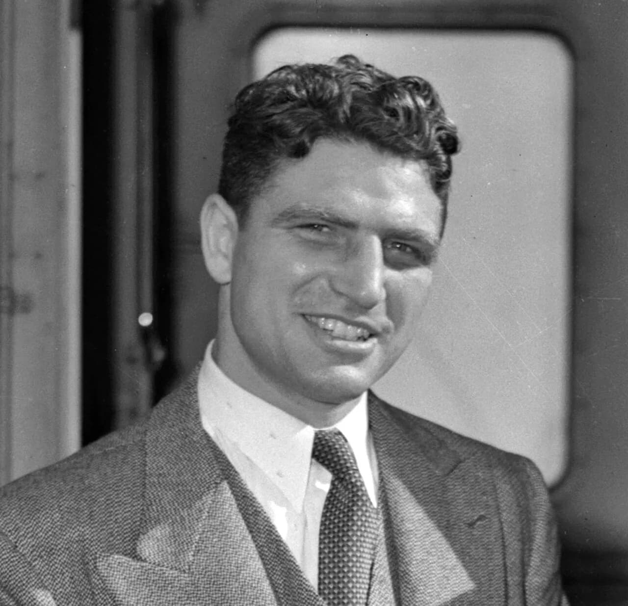 Lou Nova