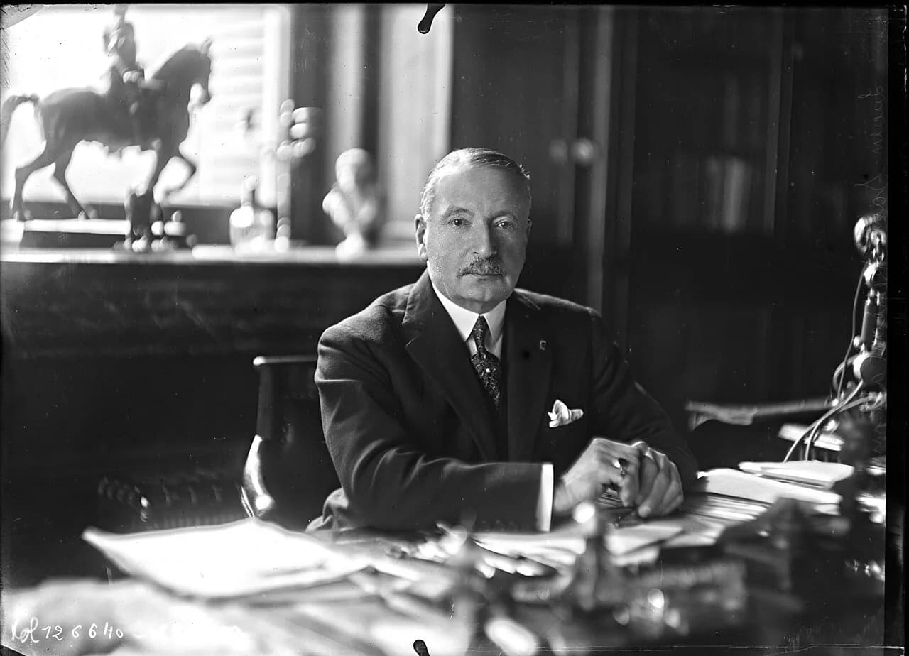 Lucien Saint