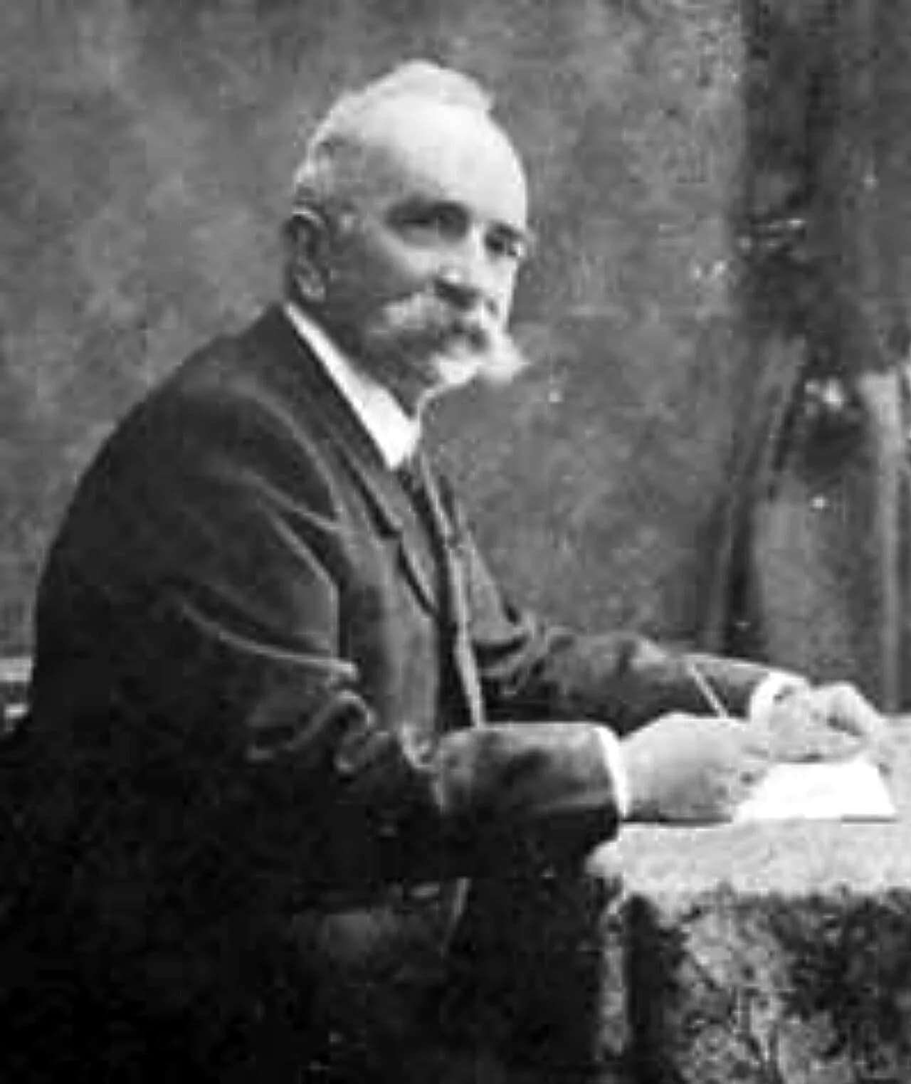 E. Peltereau