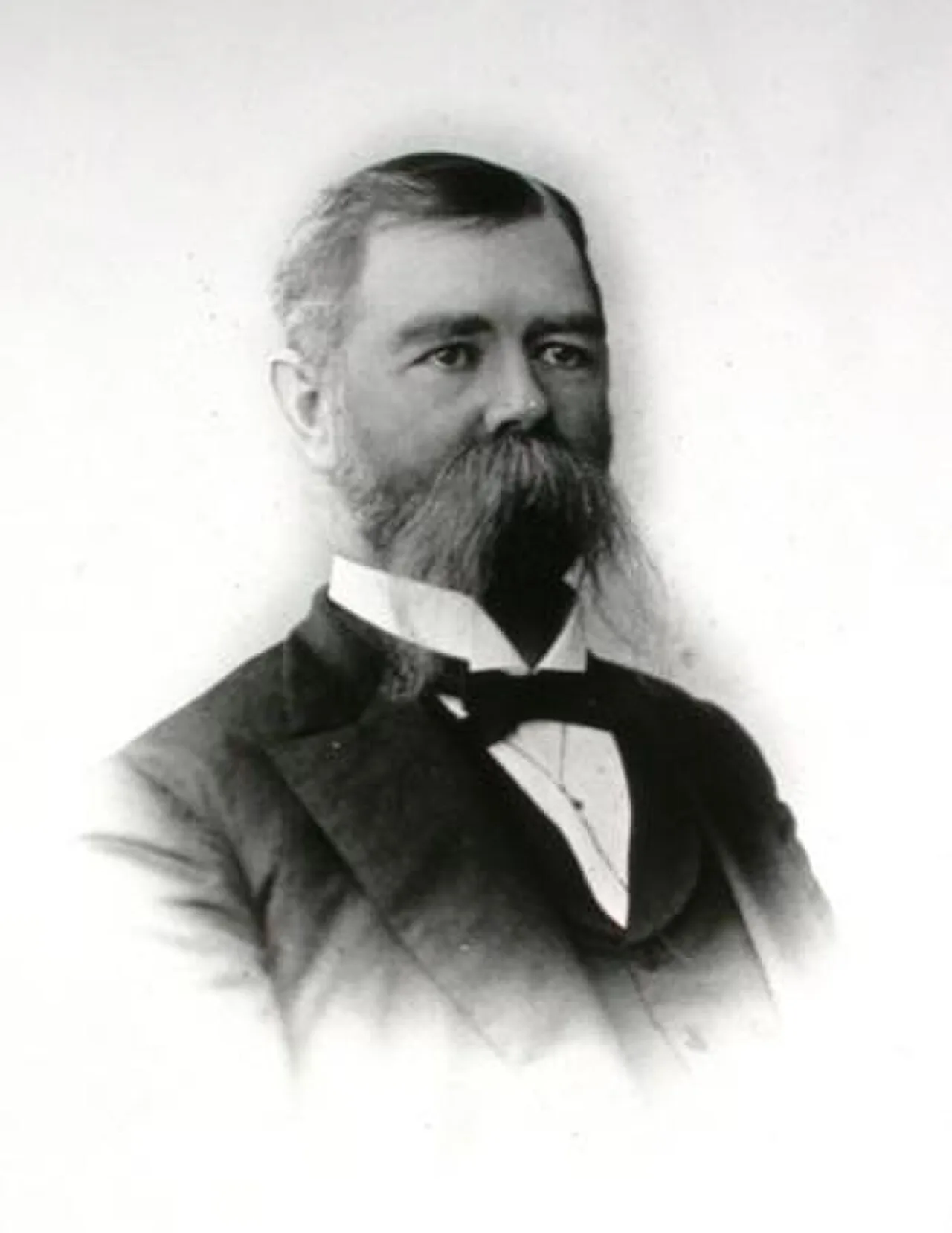 Elias Carr