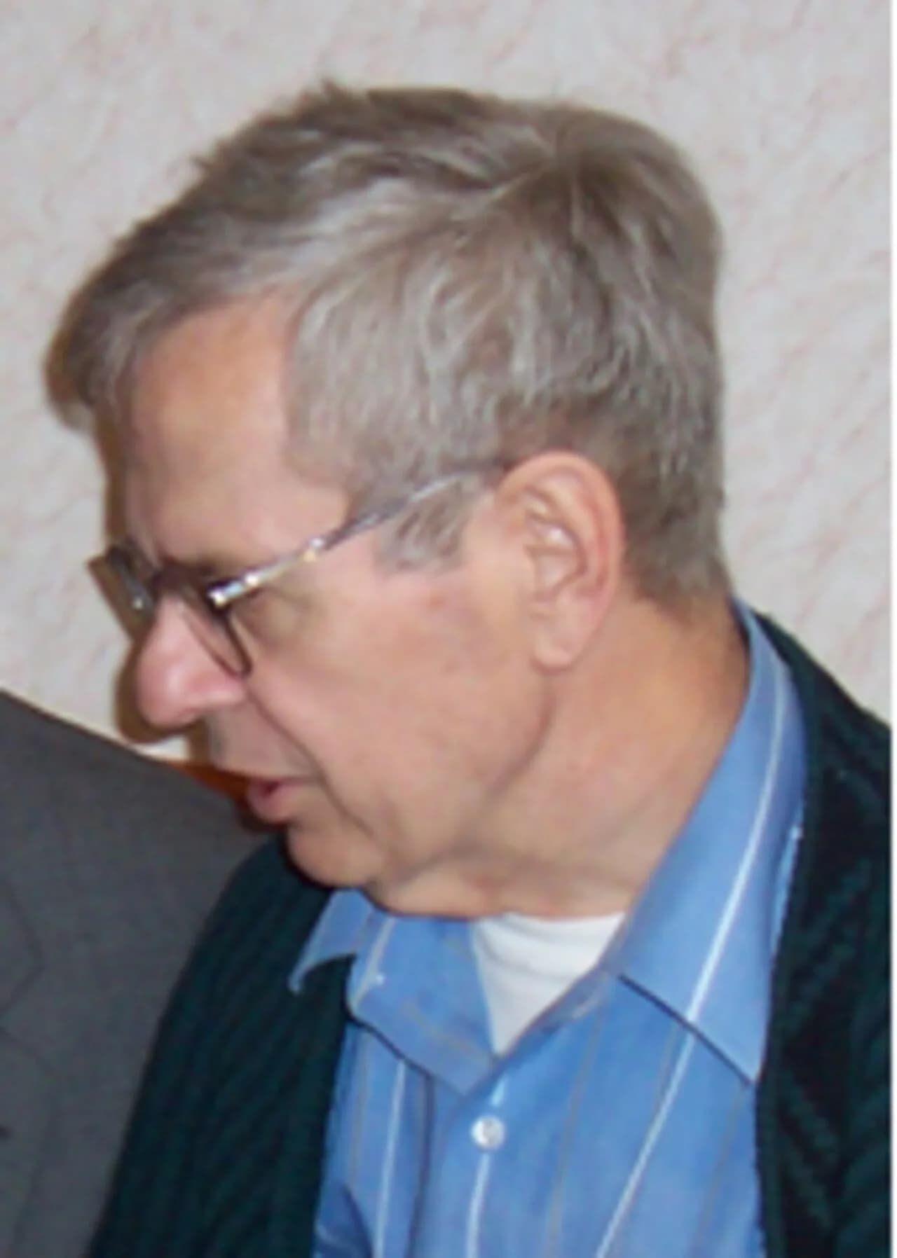 Lionel Bender