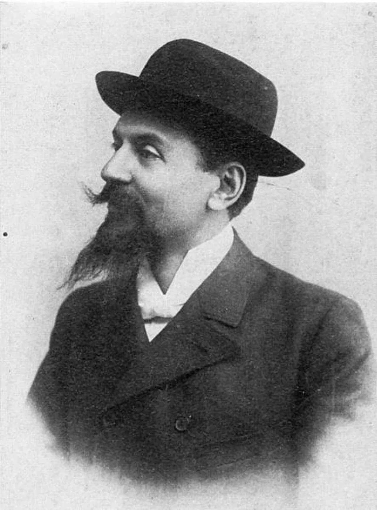 Ferruccio Macola