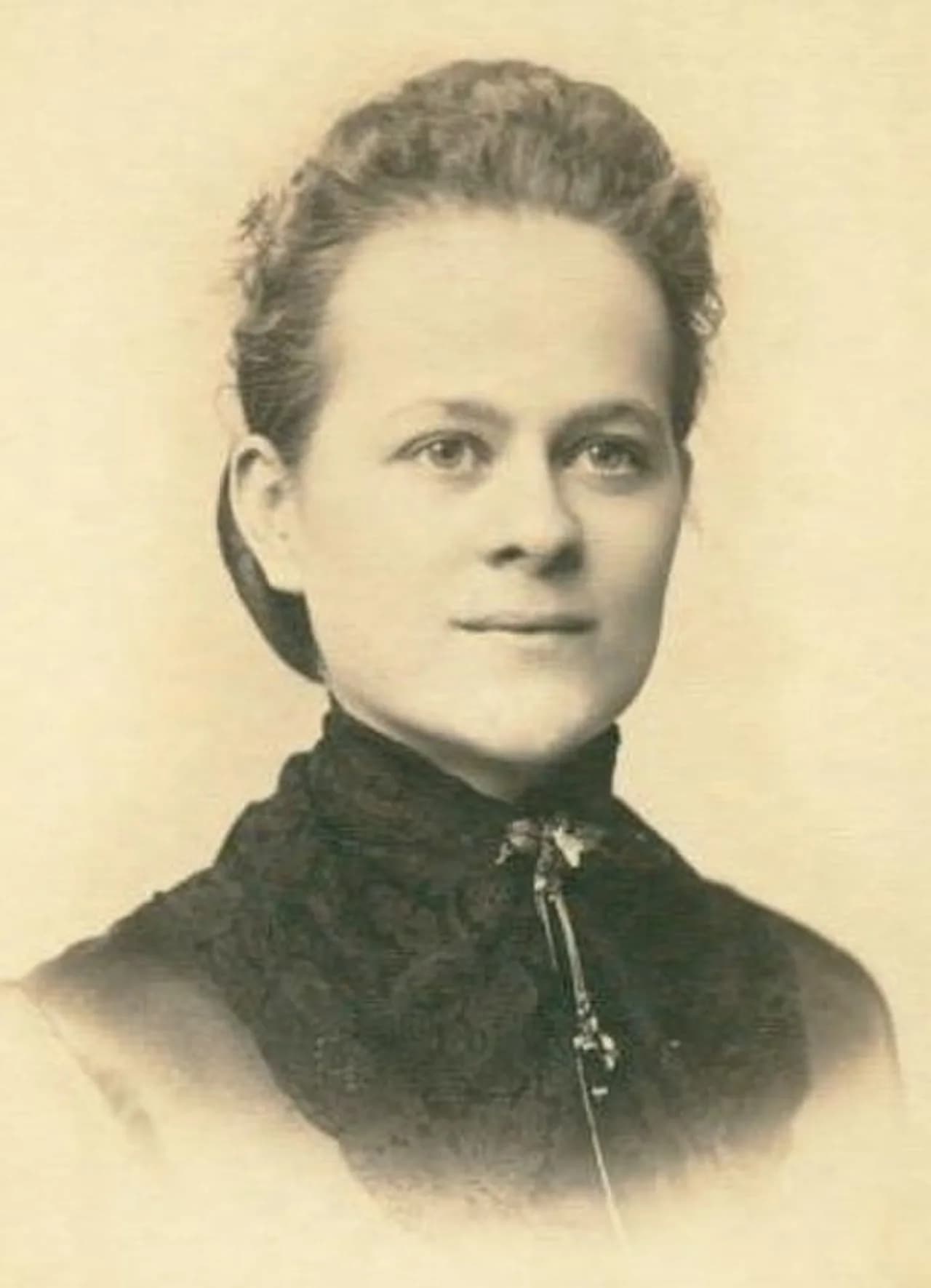 Zatae Leola Longsdorff Straw