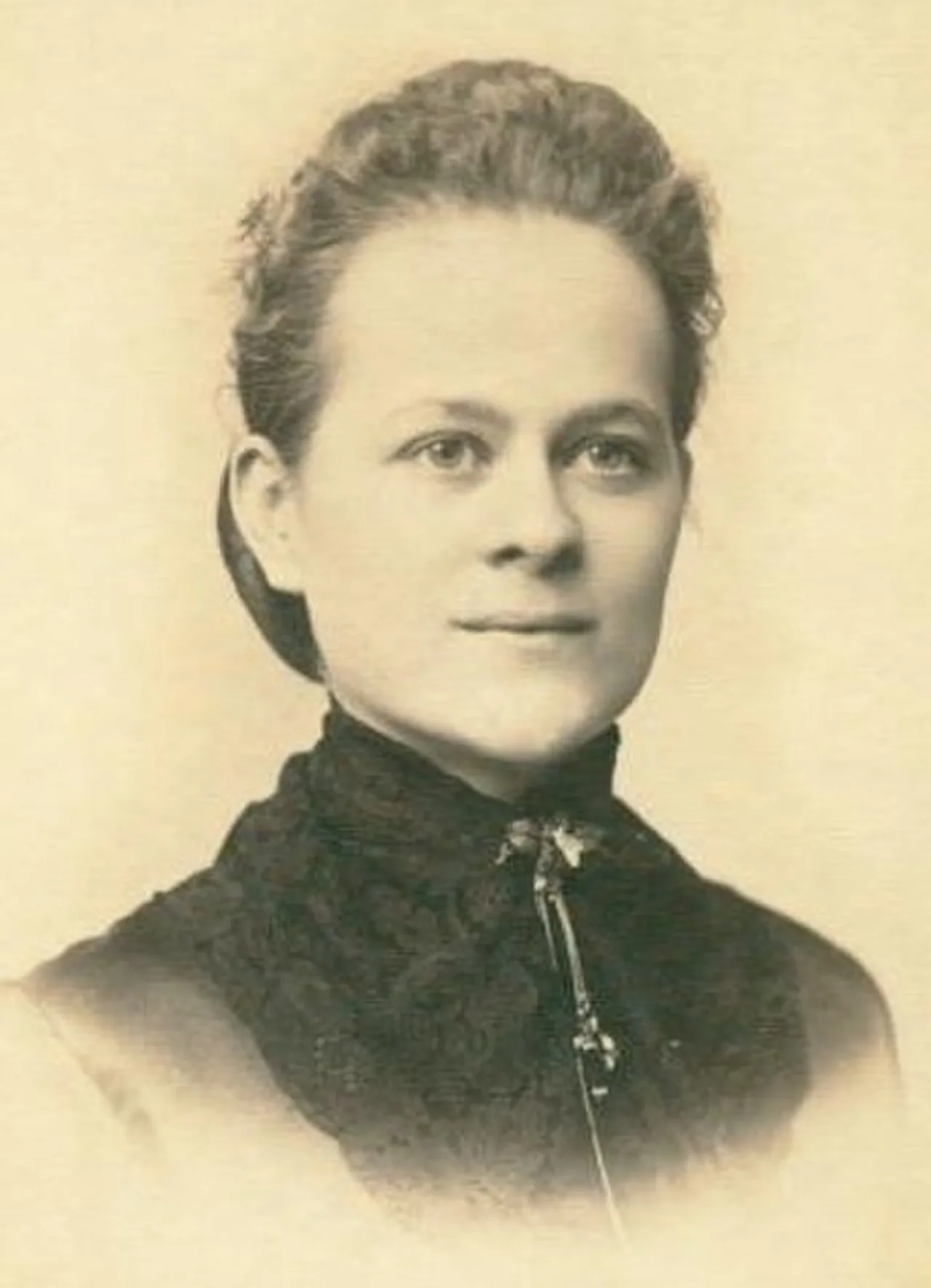 Zatae Leola Longsdorff Straw