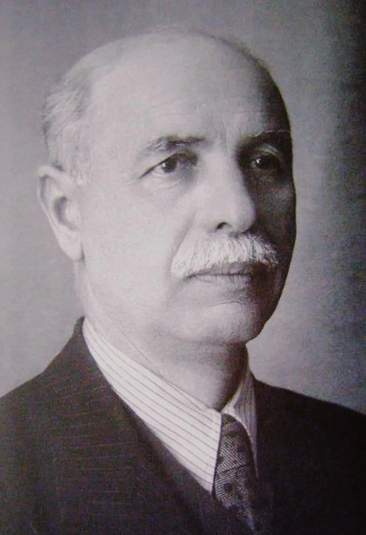 Aleksandër Xhuvani