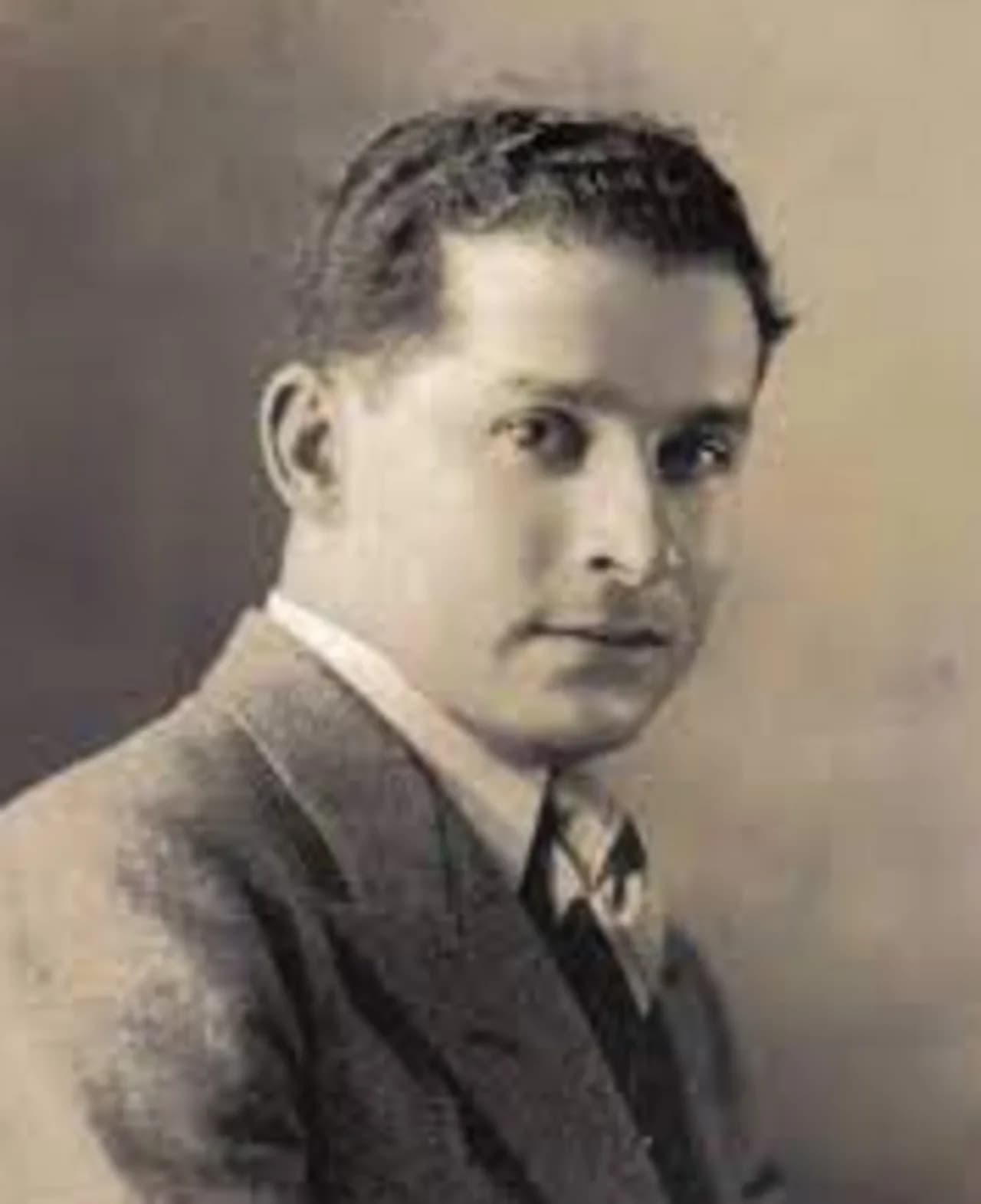 Adel López