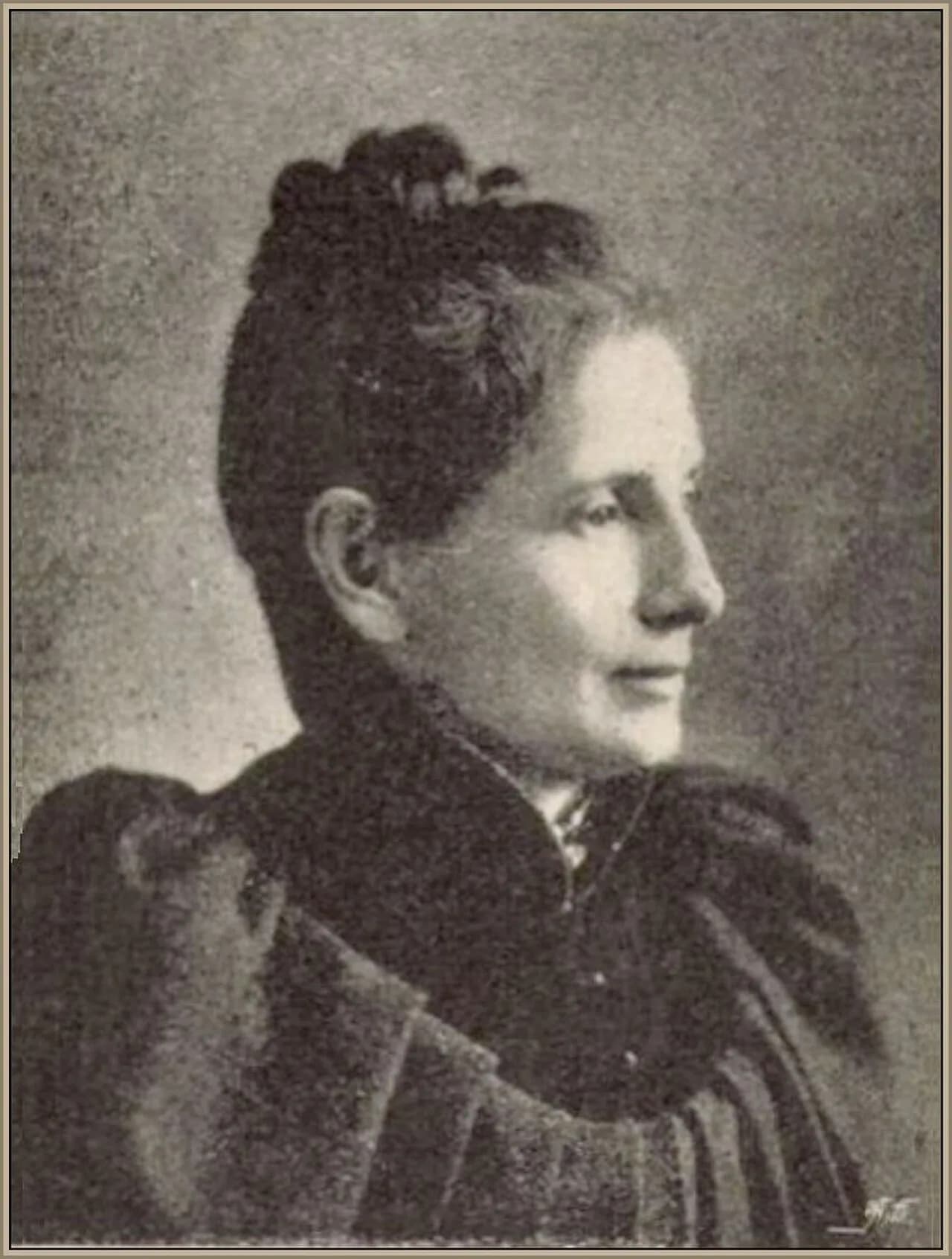 Zsófia Csatai