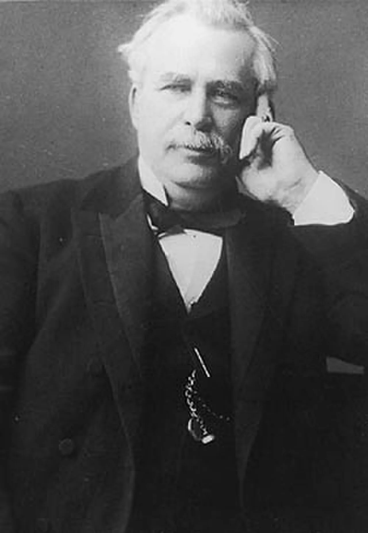 David Mills