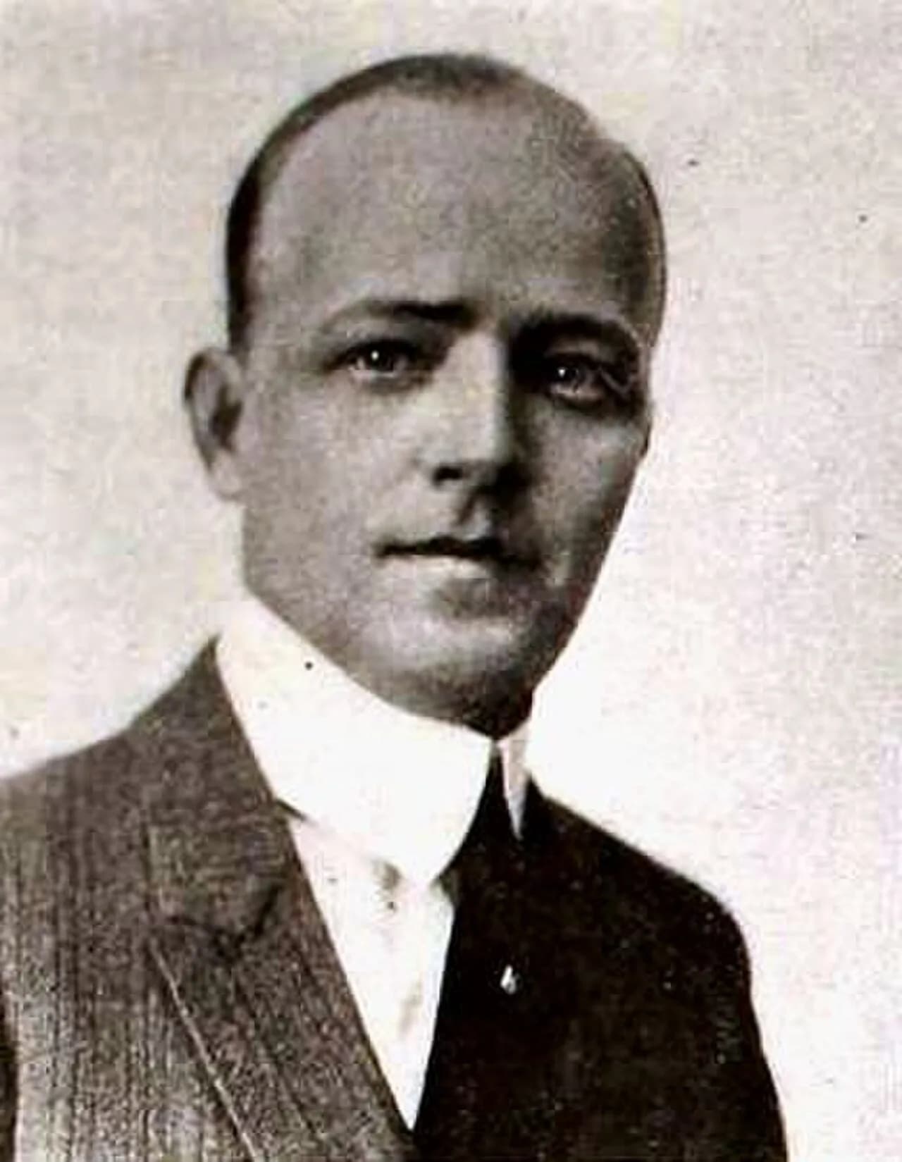 E. W. Hammons