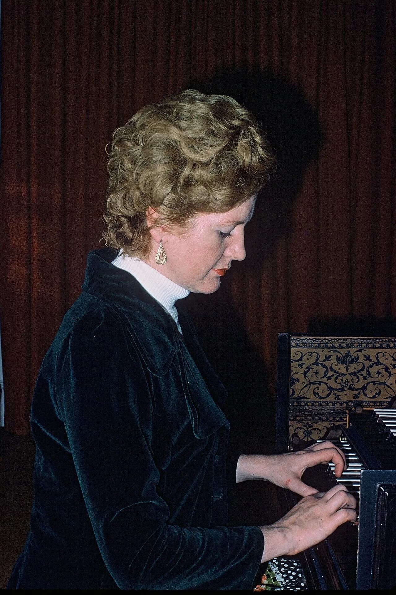 Elizabeth de la Porte