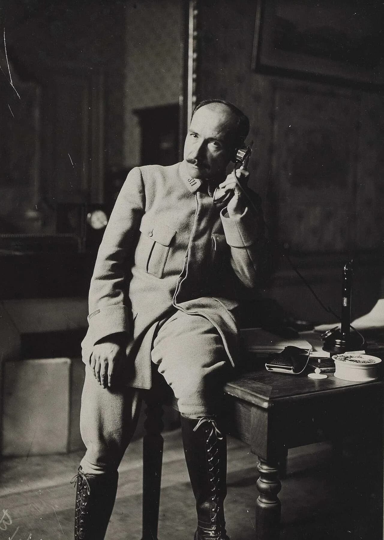 Léon Deshairs