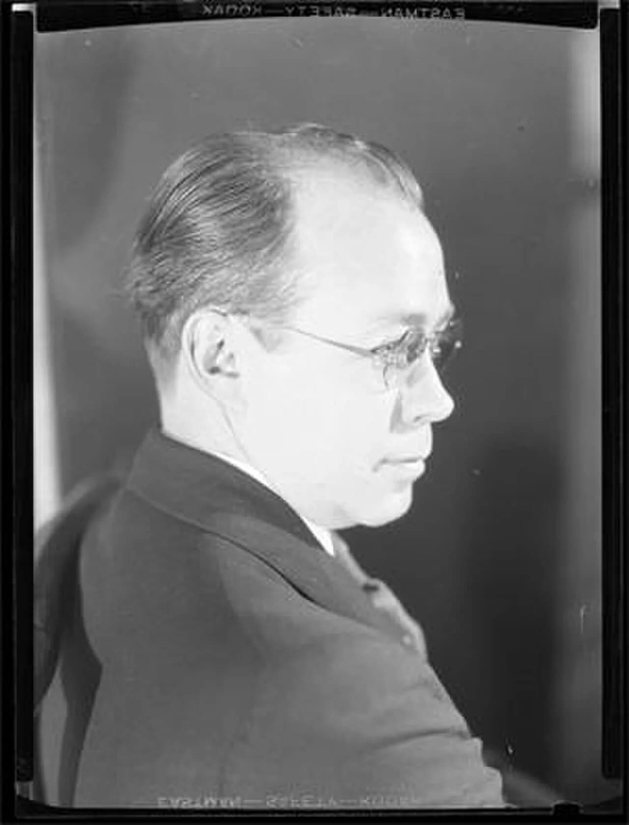 Robert D. Leigh