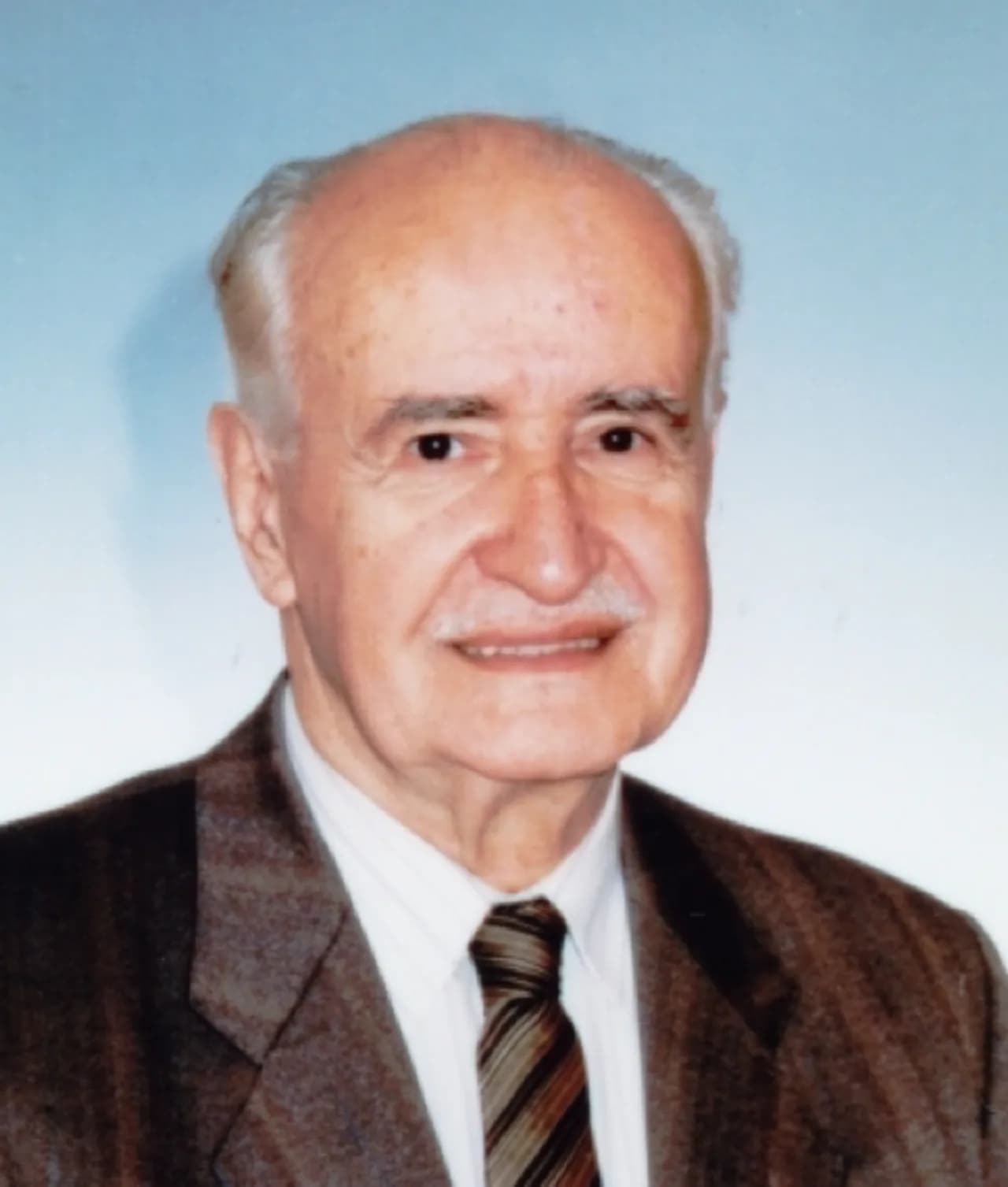 Károly Nikolics