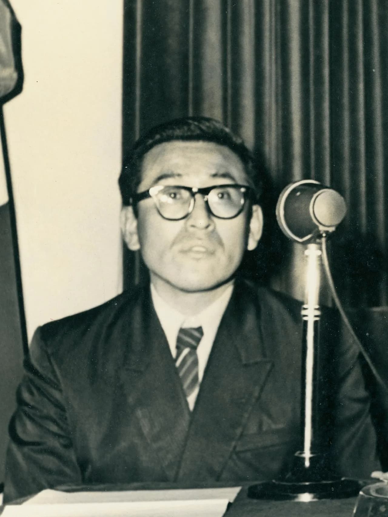 César Lévano