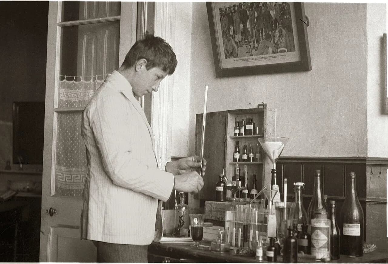 Eberhard Max Leopold Kausel