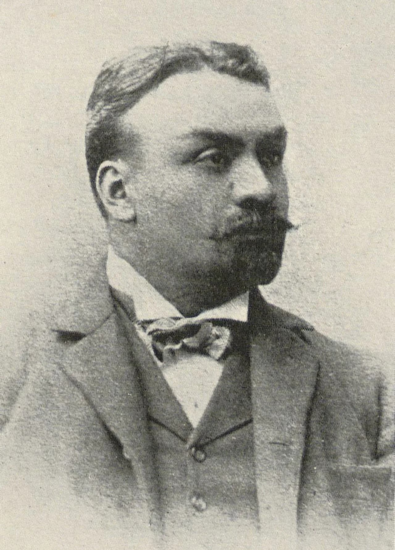 Enrique Oyarzún Mondaca