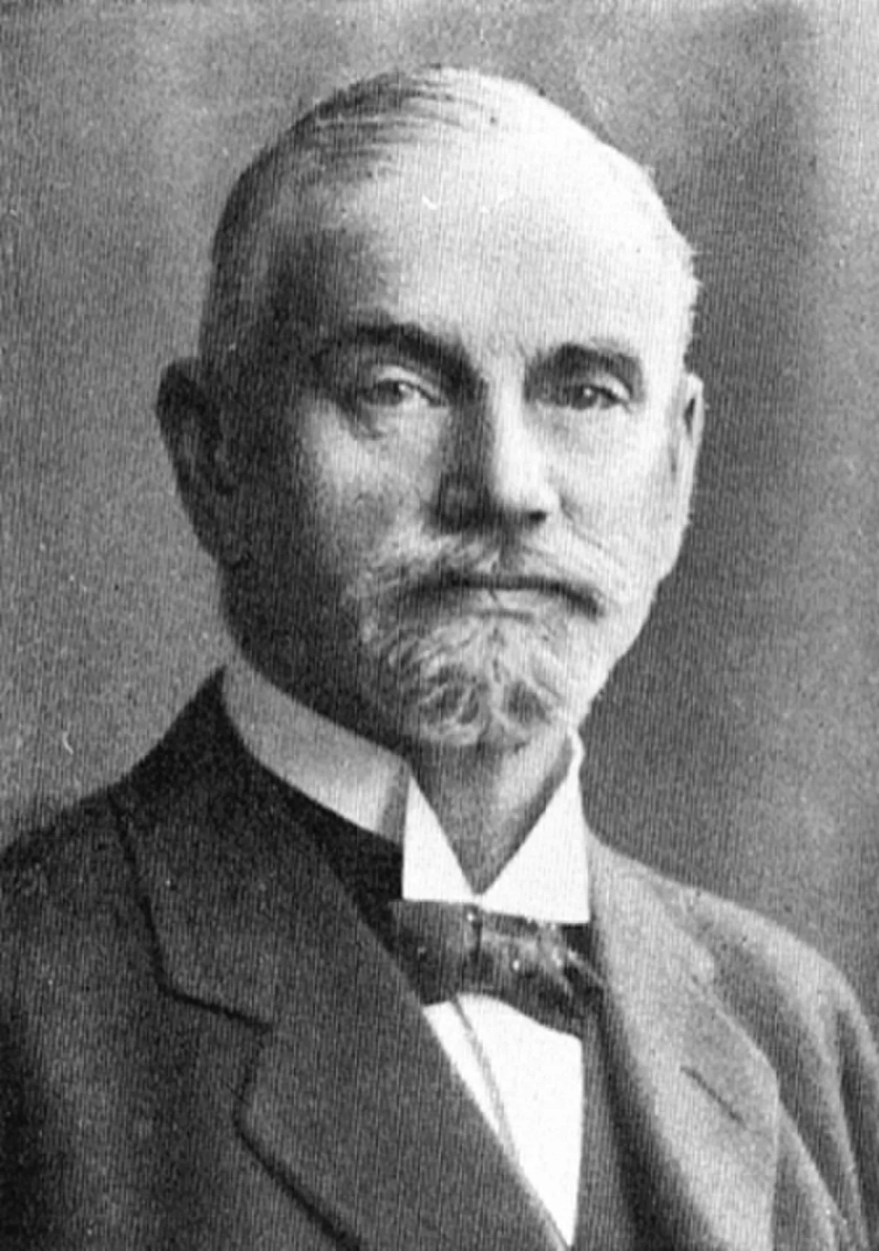 August Lillienau