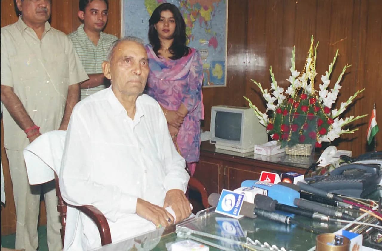 Sis Ram Ola