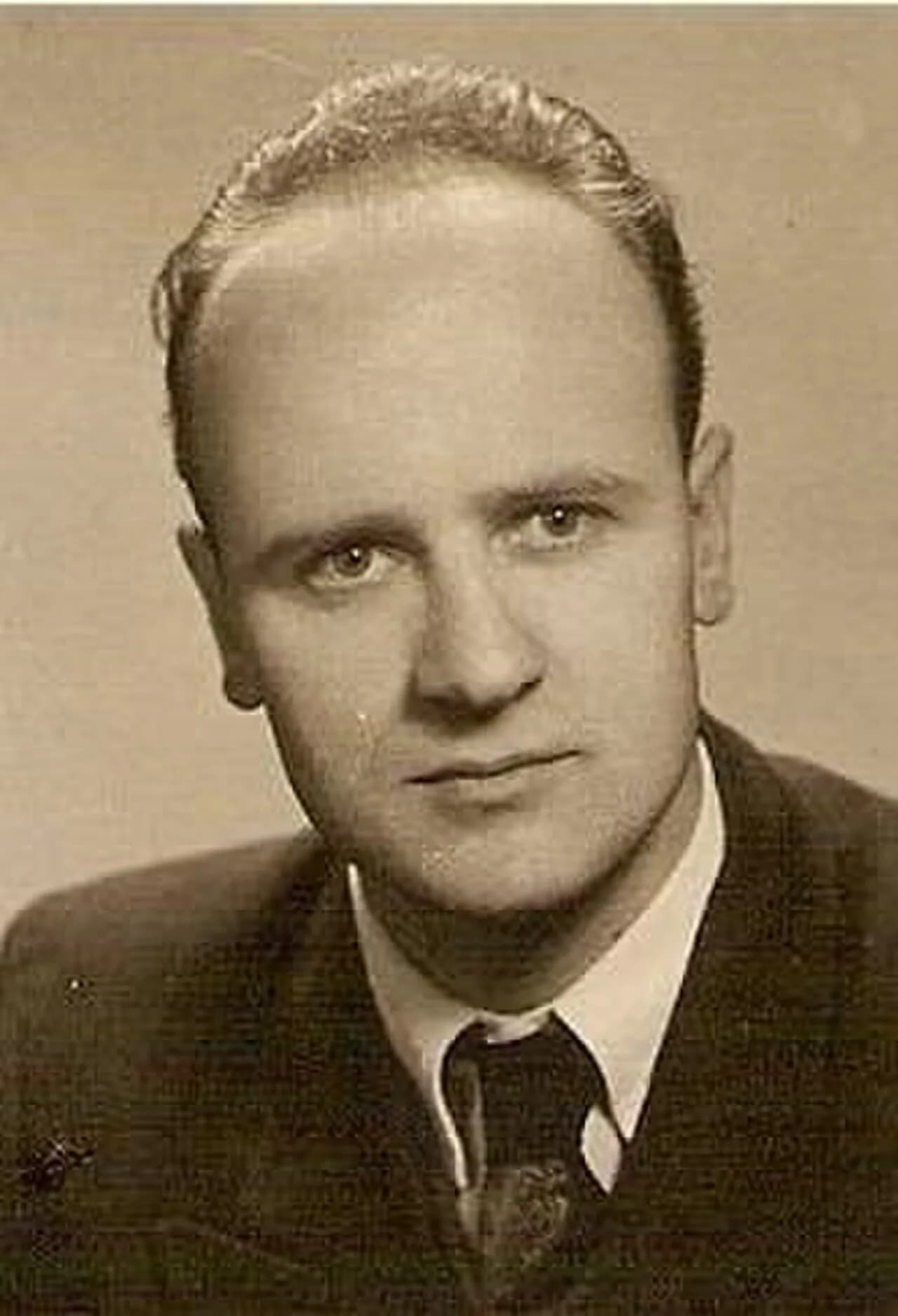 Thanasis Kamburelis