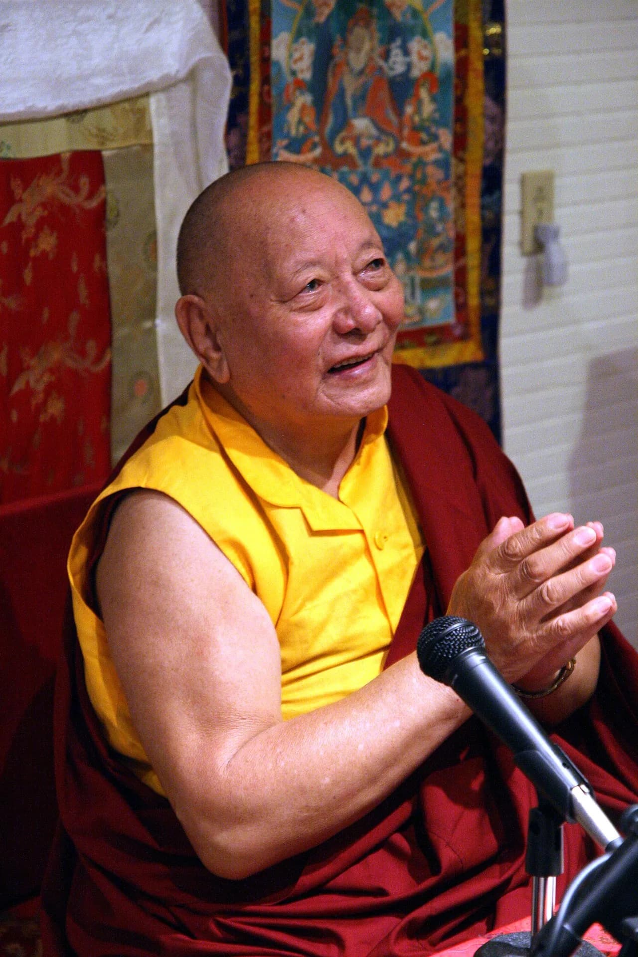 Khenpo Karthar Rinpoche