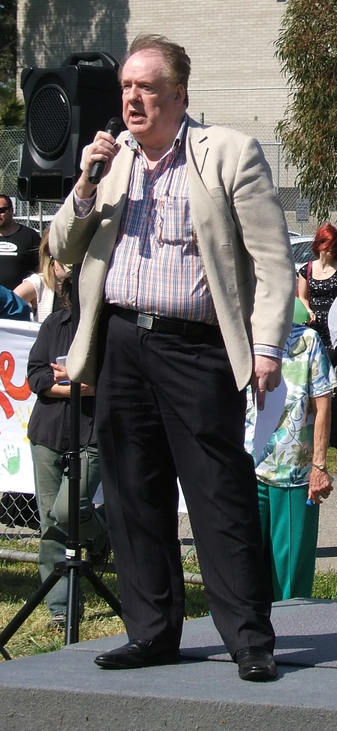 Leon Byner