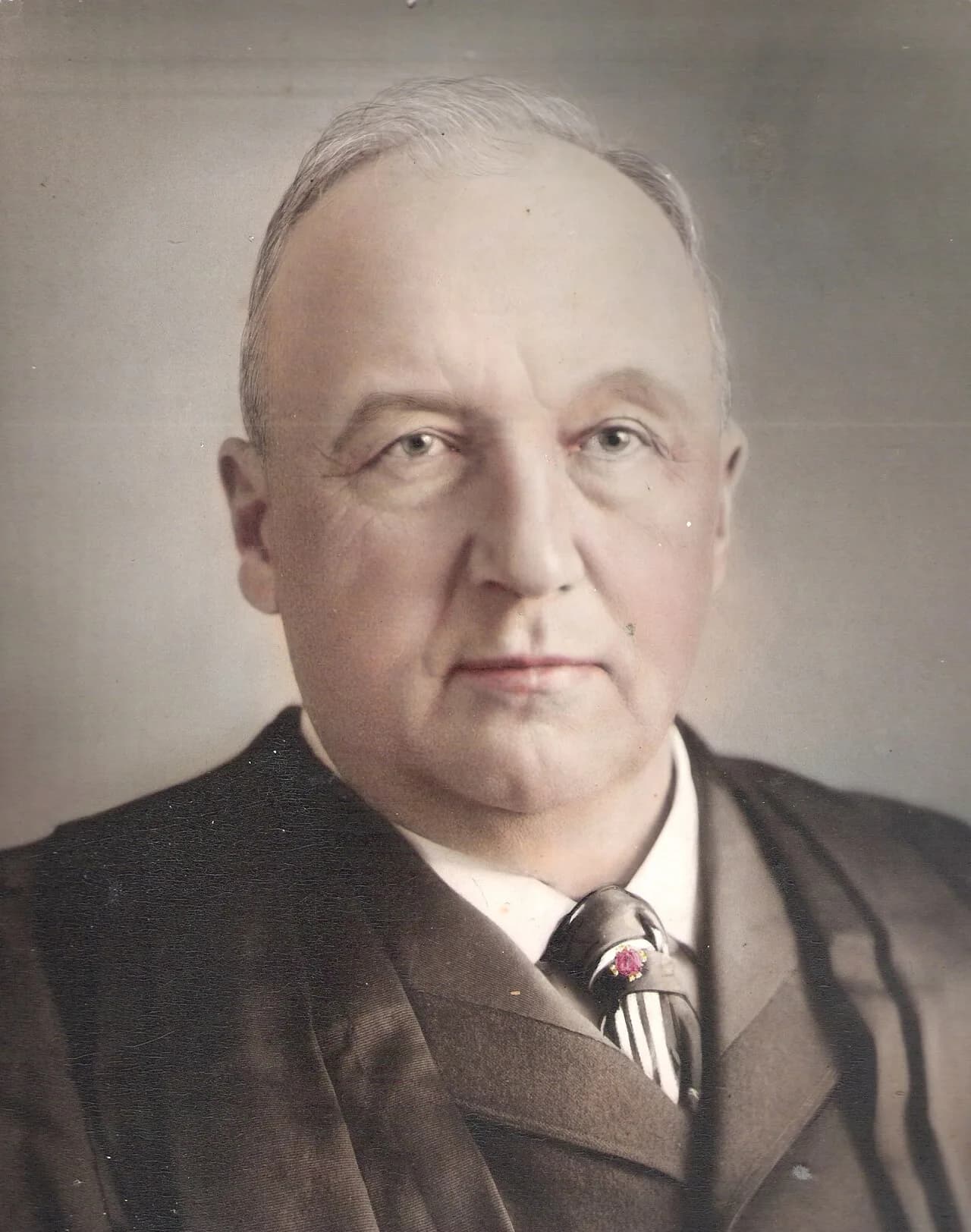 Leslie W. Russell