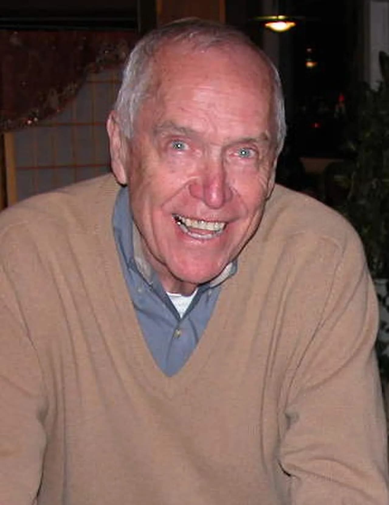 Rolando Hinojosa
