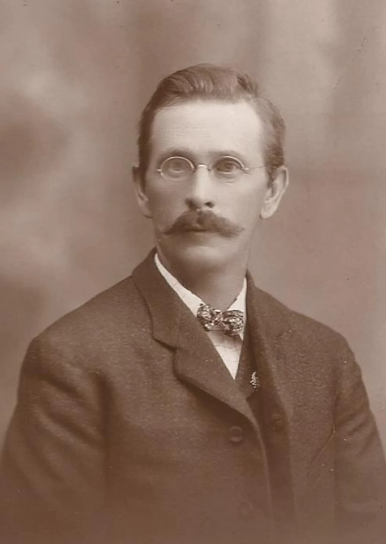 Max N. Lindauer