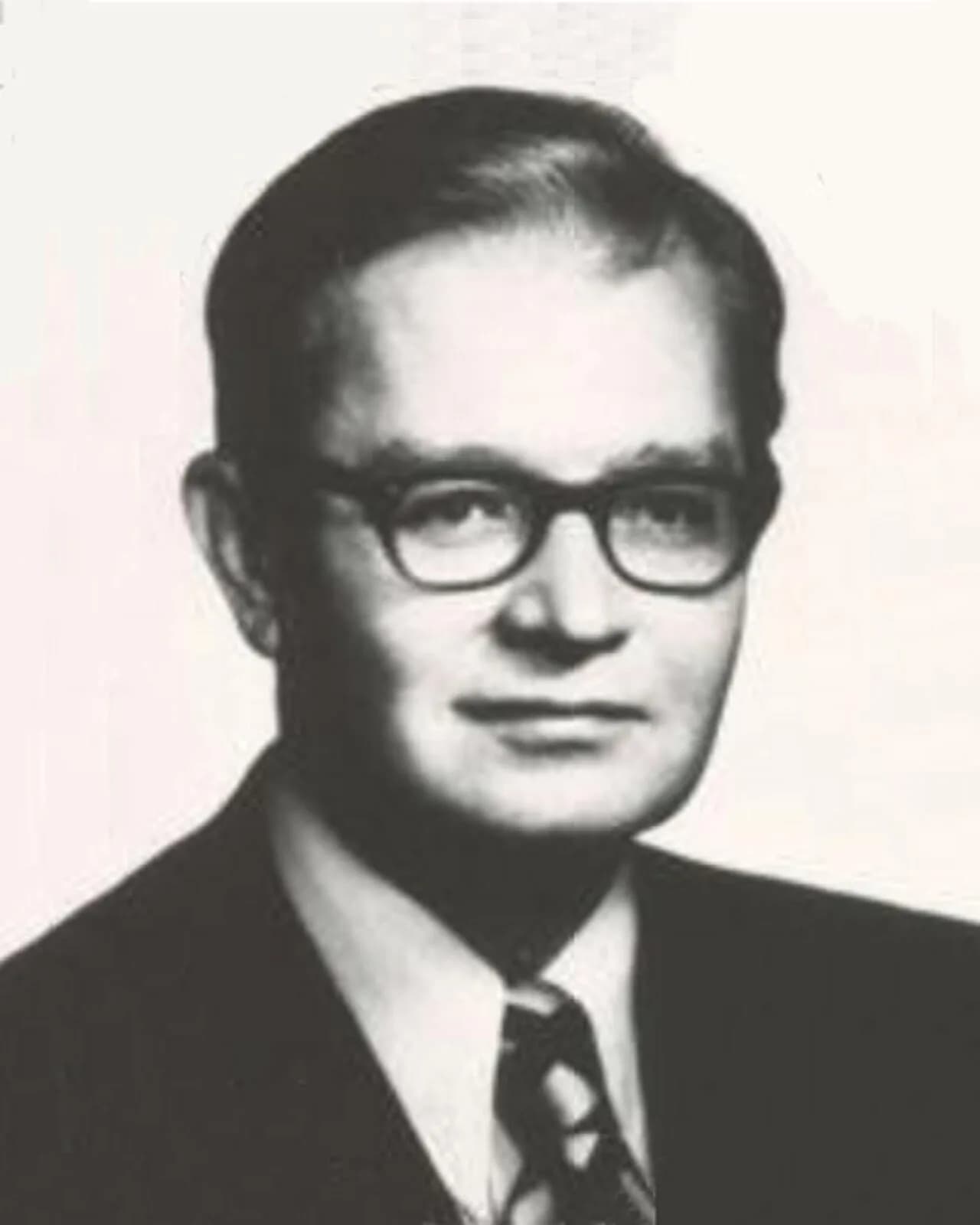 Henry E. Howell
