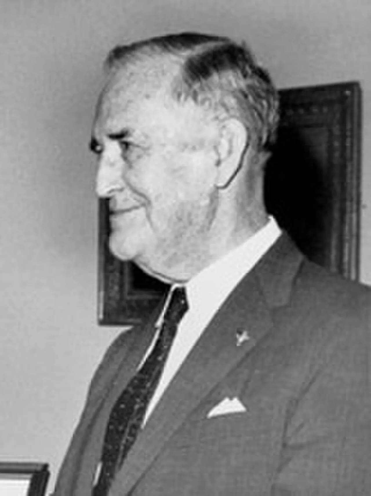 Luke E. Hart