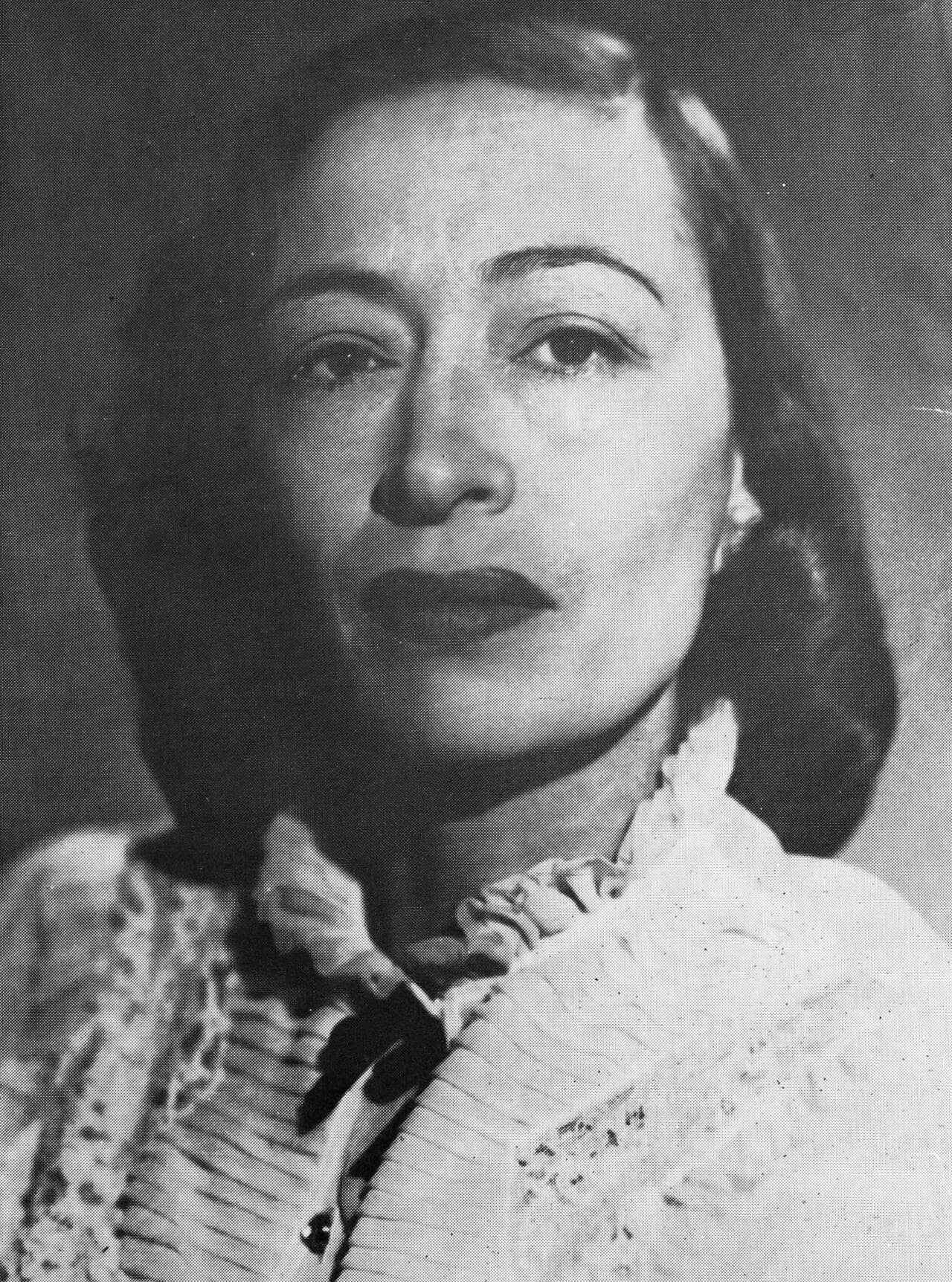 Lupe Carriles