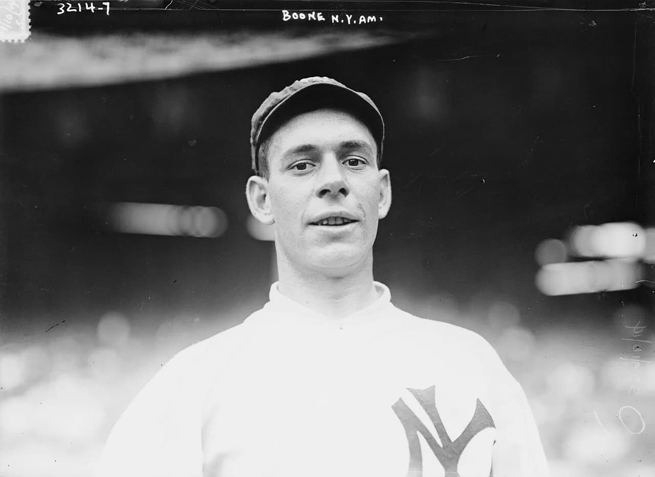 Lute Boone