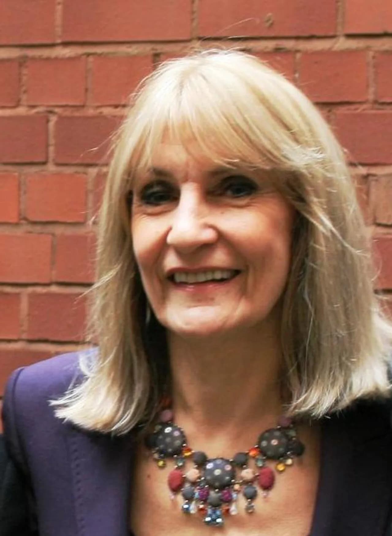 Lynn Faulds Wood
