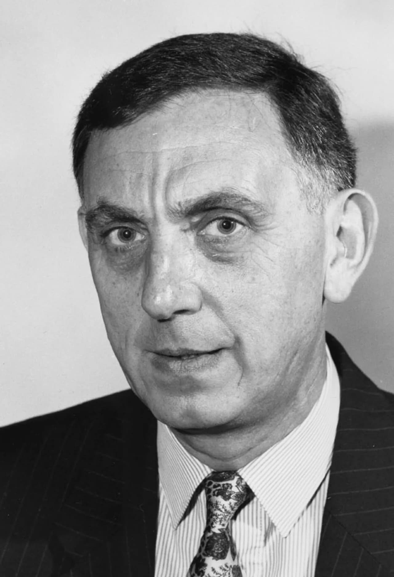 Michael Leifer