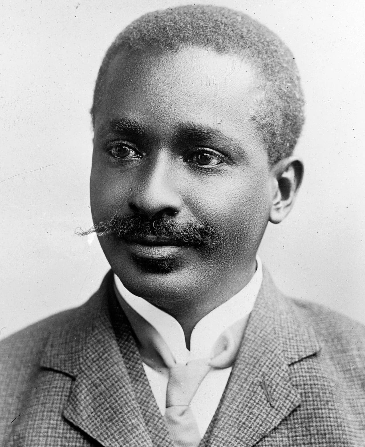 Daniel E. Howard