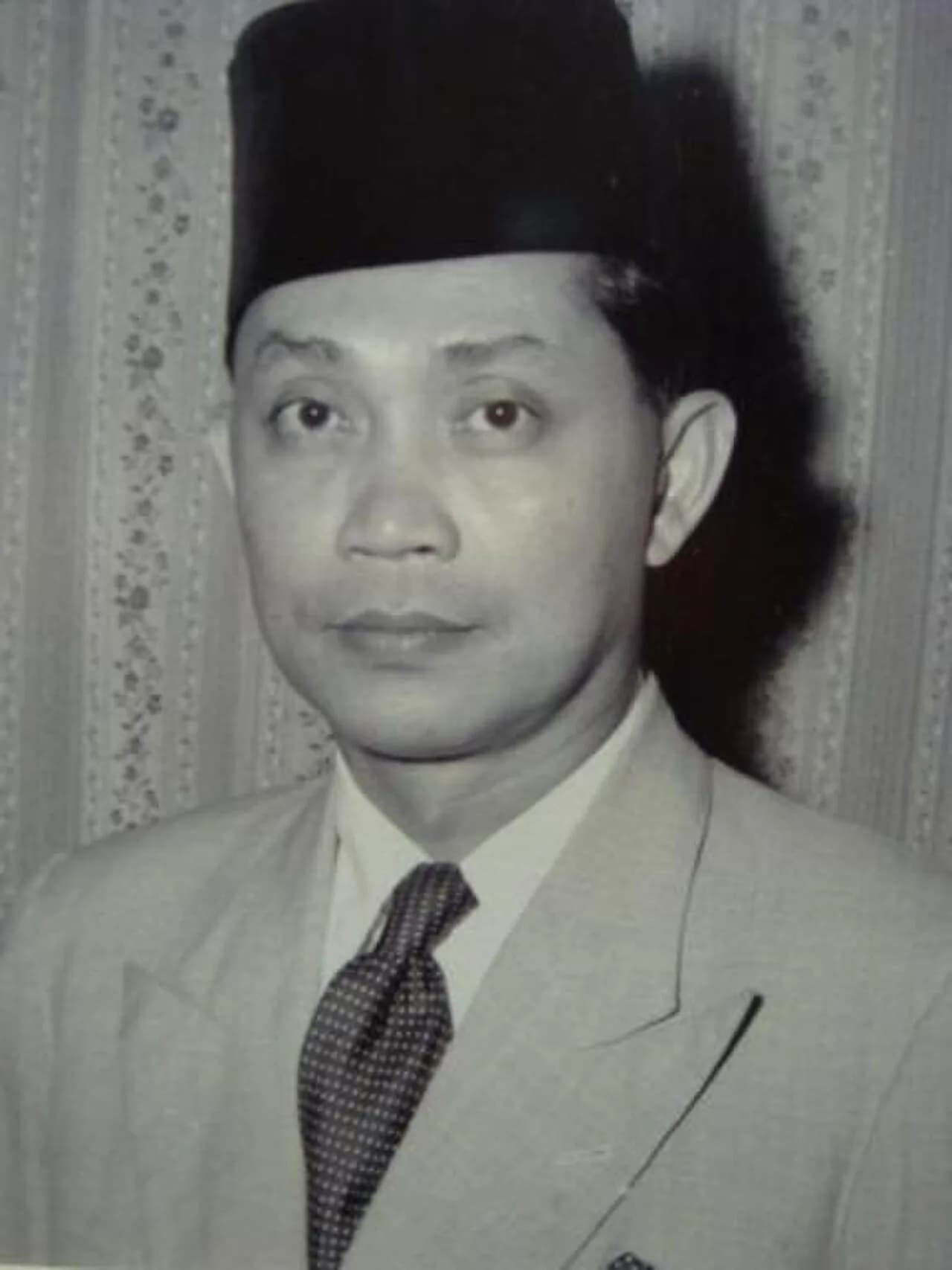 Nik Ahmad Kamil Nik Mahmud