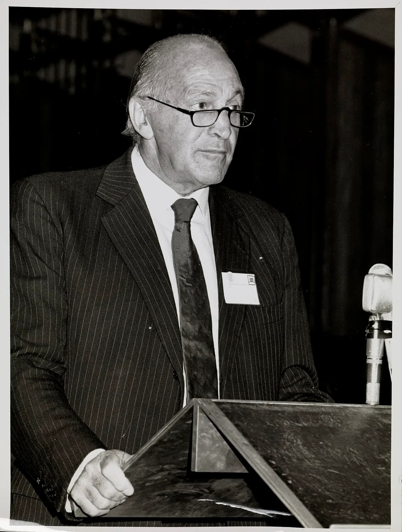 Raymond Hoffenberg