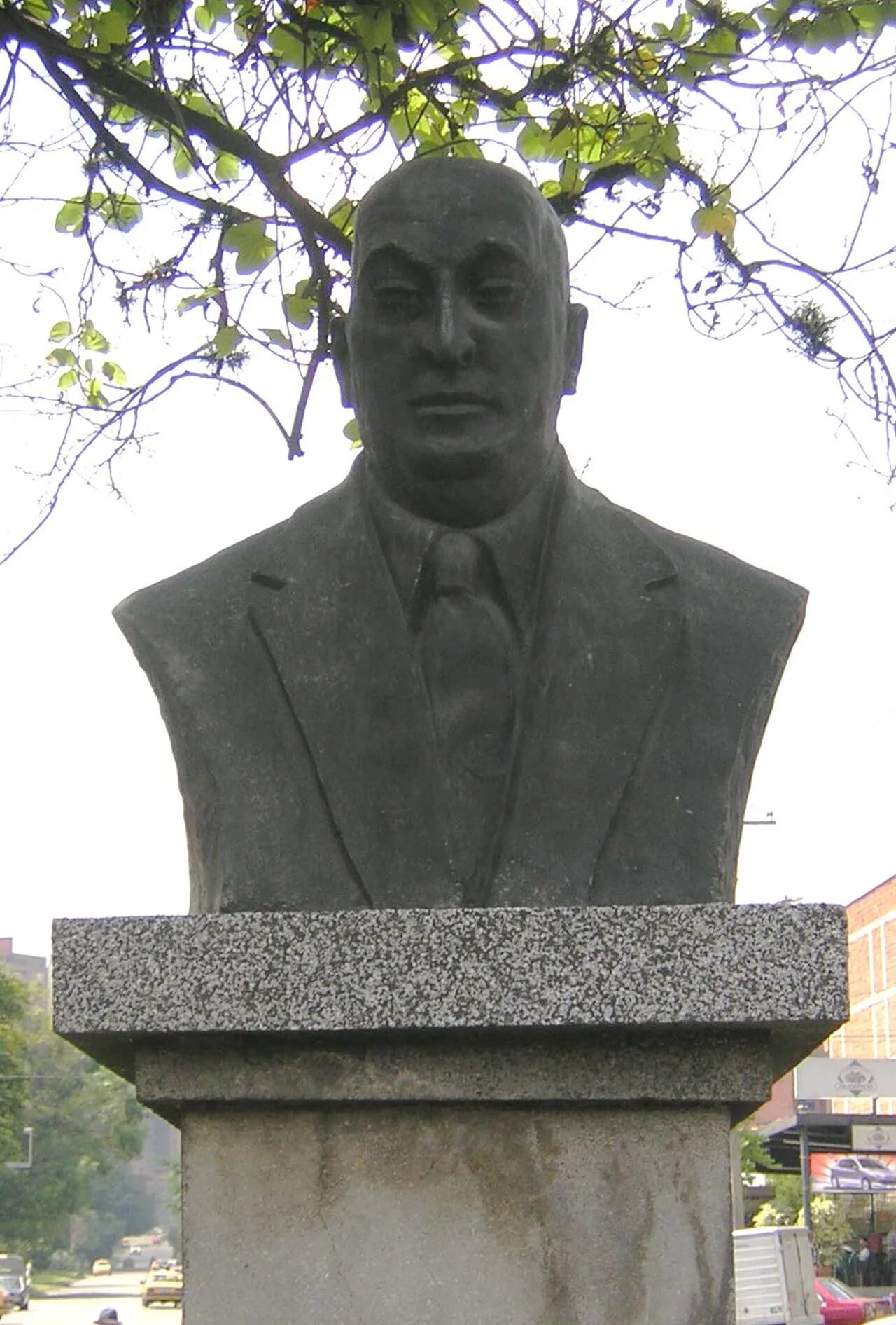 Gilberto Alzate Avendaño