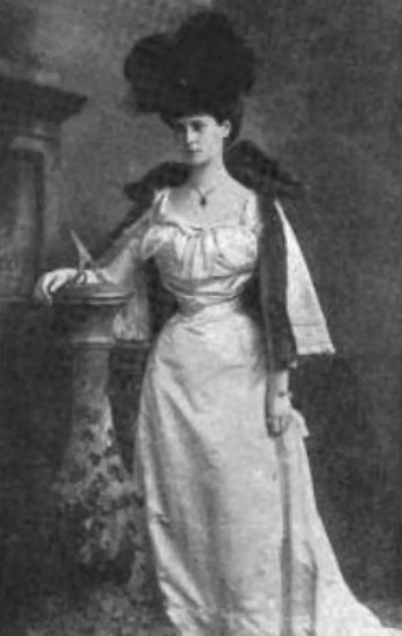 Violet Maria Claudia Hanbury-Tracy
