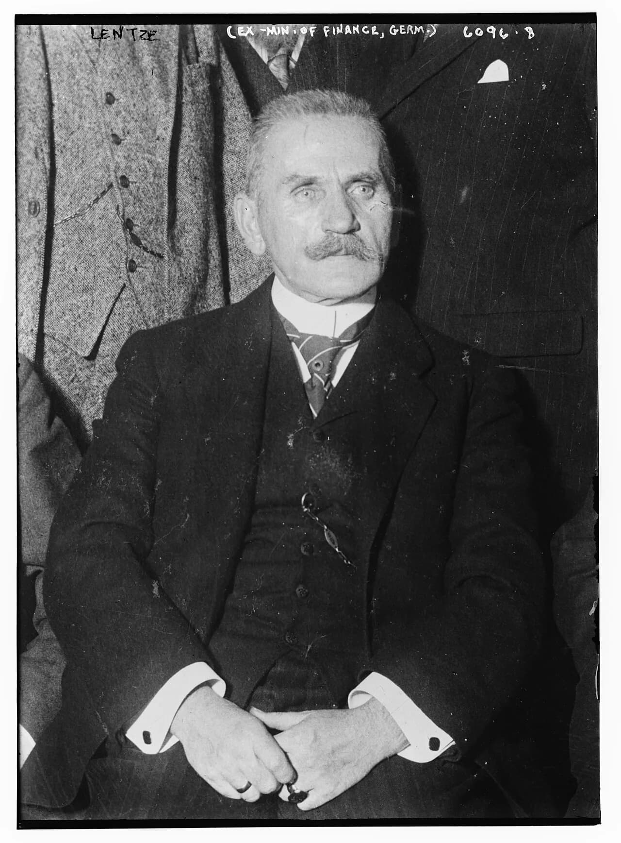 August Lentze